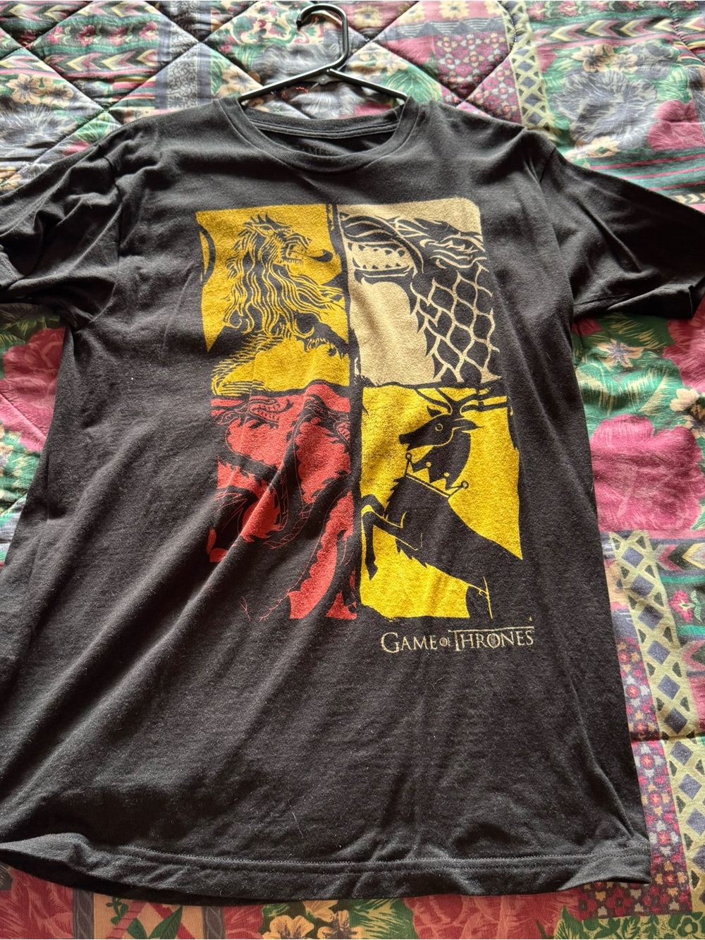 Black Short Sleeve Game of Thrones Graphic Tee - Yellow & Red Crest